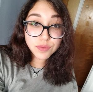 Meet your Posher, Belle